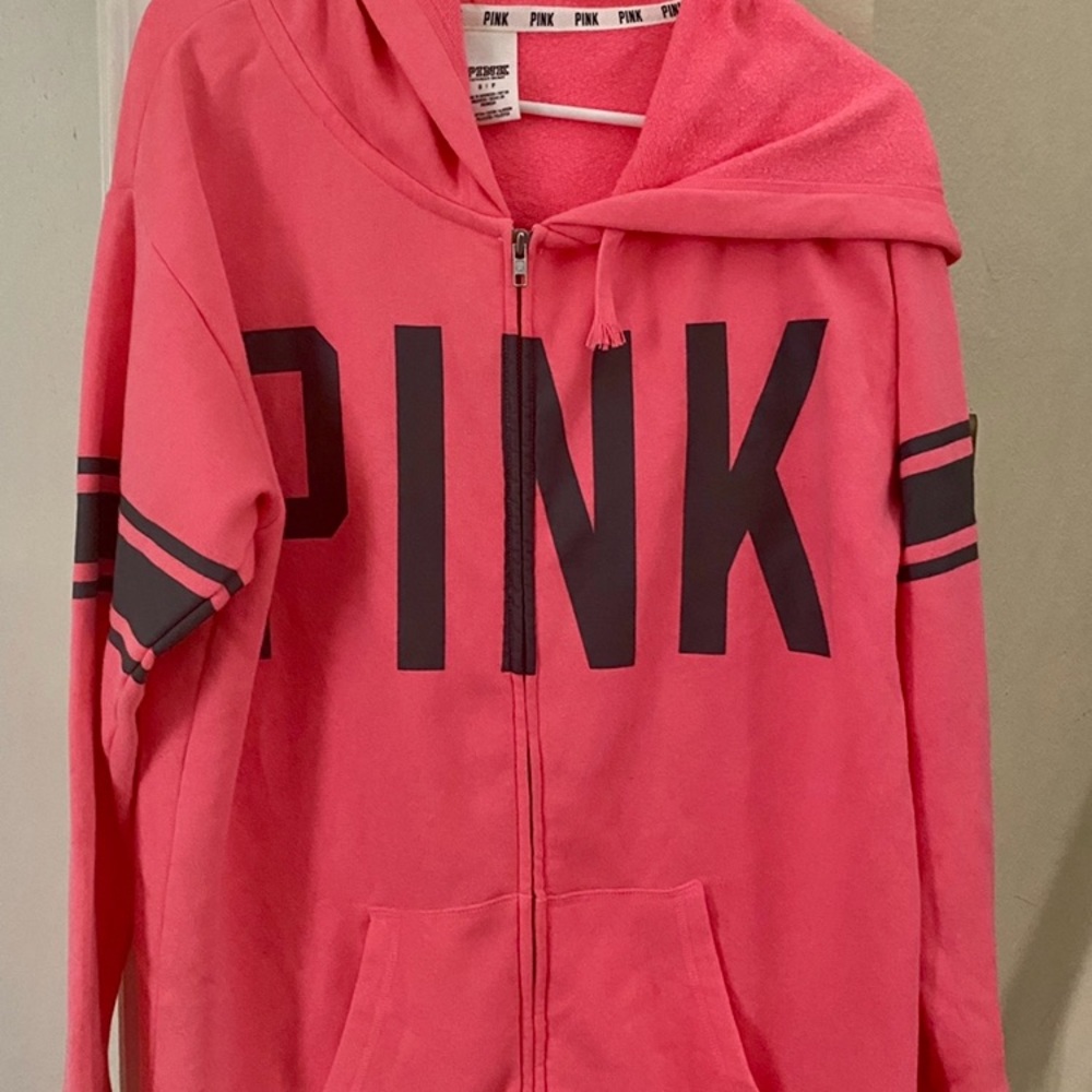 NEW Small VICTORIAS HOODIE